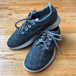 ALLBIRDS Women's Wool Runners. Size 8 (woman).